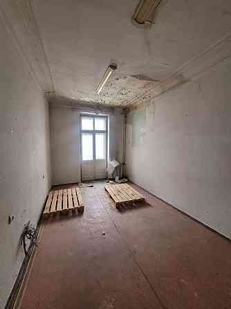 Продаж Квартира 5-кімнатна, 4/5 поверх на Барбюса Анри вул., д. 13 Kiev