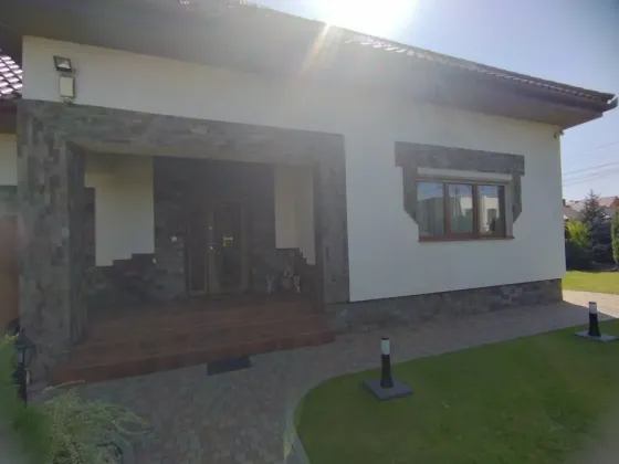 Оренда 2-поверховий Будинок з ділянкою 6 сот 268 кв.м 4 кімн. на Тернопільська Ужгород