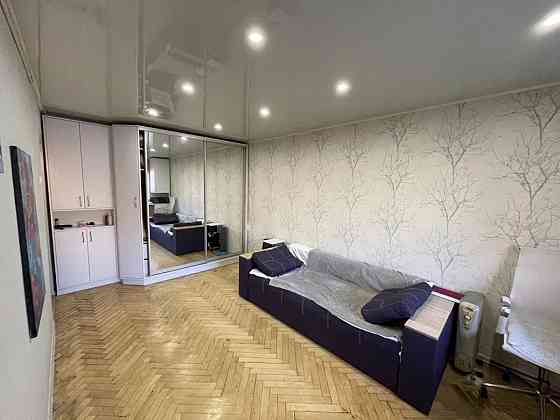 Продаж Квартира 1-кімнатна, 4/5 поверх на Академіка Корольова, 10В Київ