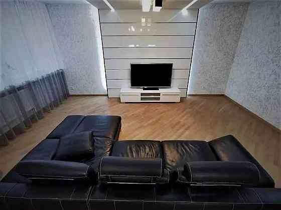 Оренда Квартира 3-кімнатна, 22/25 поверх на пр. Героев Сталинграда Kiev