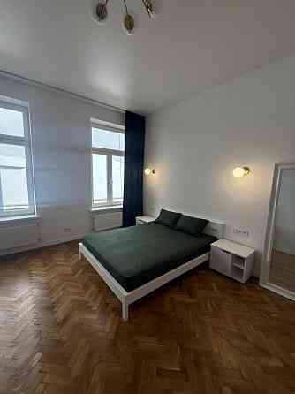 Продаж Квартира 1-кімнатна, 4/4 поверх на вул. Площа Святого Теодора Львов