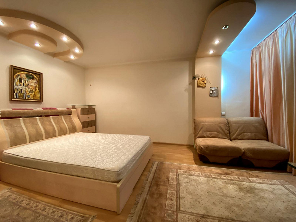 Продаж Квартира 3-кімнатна, 1/15 поверх на Срибнокильская вул., д. 16 Київ - фото 1