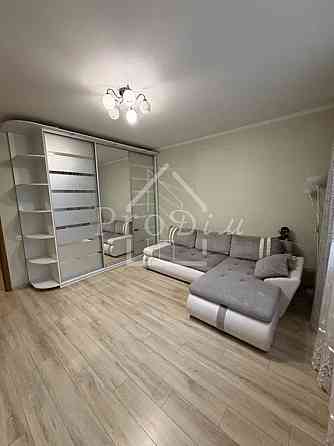 Продаж Квартира 2-кімнатна, 1/16 поверх на Воскресенська вул., 16г Киев