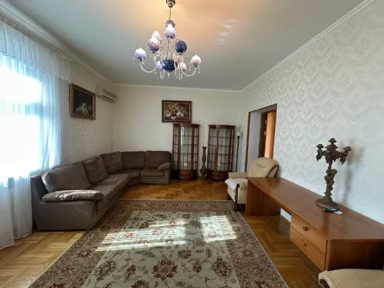 Оренда 3к Квартира 128 кв.м Євгена Коновальця, 13 Дніпро