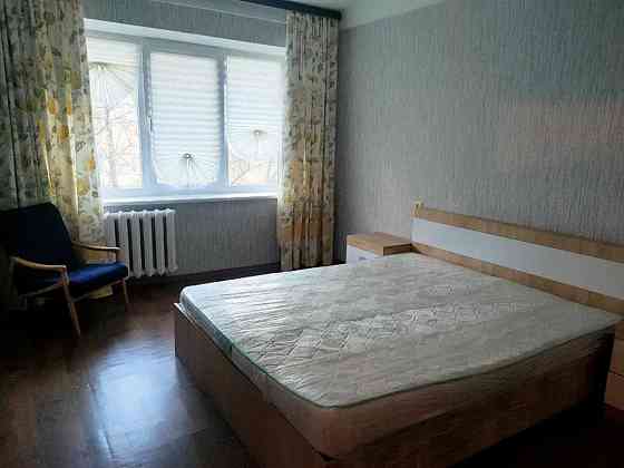 Оренда Квартира 2-кімнатна, 1/5 поверх на проспект Воскресенський, 16в Київ