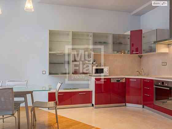 Оренда Квартира 3-кімнатна, 7/8 поверх на вул. Дмитриевская Kiev