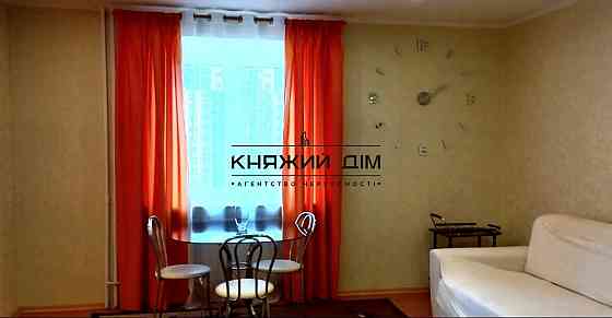 Оренда Квартира 3-кімнатна, 9/14 поверх на Вишняковская ул. Kiev