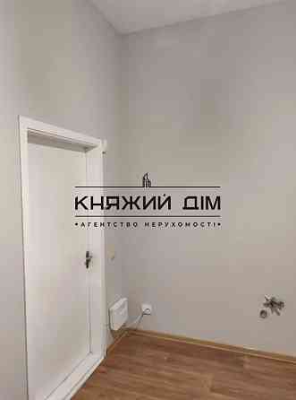 Оренда офісне приміщення на Урловская ул. поверх - 1/21 Київ