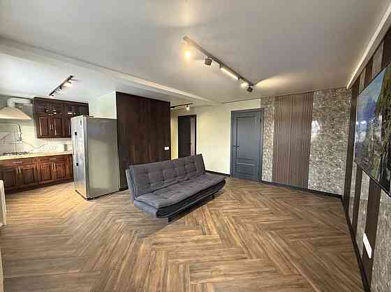 Продаж Квартира 2-кімнатна, 5/5 поверх на Перова вул., д. 15-А Київ