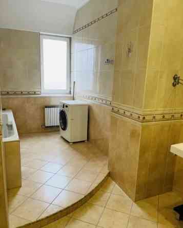 Оренда Квартира 4-кімнатна, 4/9 поверх на Довженко ул., 6а Одеса