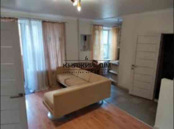 Продажа двокімнатної студії в центрі міста. вул. Терещенківська 7. Код об'єкта: №.21144690 Kiev