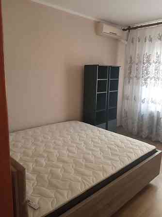 Оренда Квартира 3-кімнатна, 4/18 поверх на Харьковское шоссе, 56 Киев