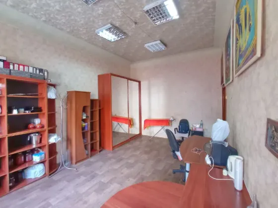 Продам простору 2-к квартиру біля парку Глоби, пр. Яворницького 101В, Центр Дніпро