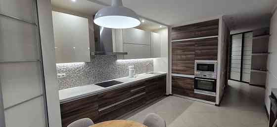 Продаж Квартира 2-кімнатна, 11/25 поверх на Ахматової Анни вул., д. 30 Киев