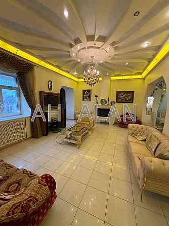 Продаж Будинок 3-кімнатний на Лютеранська вул., 21 Kiev