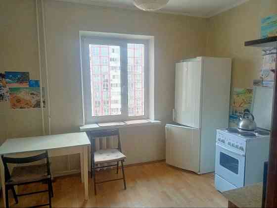 Оренда Квартира 1-кімнатна, 16/18 поверх на улица Драгоманова, д.1 Київ