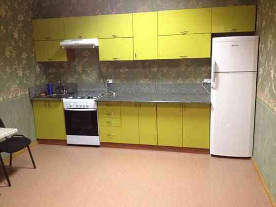 Оренда Квартира 3-кімнатна, 2/2 поверх на Березневый пер., 1 Київ