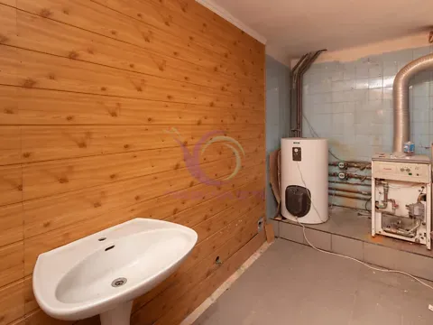 Продаж 3-поверховий   290 кв.м 5 кімн. на вул. Перекопська 10А Чернівці - фото 3