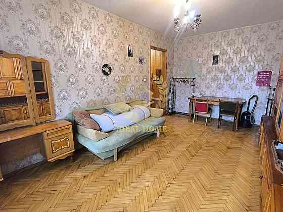 Продаж 2 квартири, м. Палац України Киев