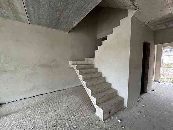 Продаж Будинок 5-кімнатний на вул. Петлюри 