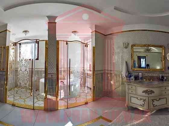 Продаж 3-поверховий Будинок з ділянкою 32 сот 1200 кв.м  на Героев Майдана 