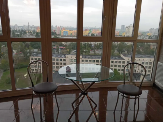 Оренда Квартира 1-кімнатна, 15/17 поверх на Харьковское шоссе, 15а Киев