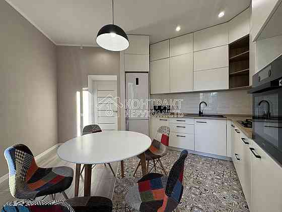 Продаж Квартира 3-кімнатна, 3/5 поверх на вул. Кримська Харків