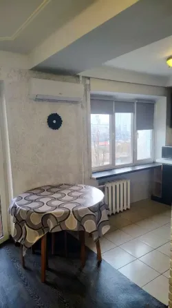 Оренда Квартира 1-кімнатна, 8/8 поверх на вул. Ентузіастів, 3 Kiev