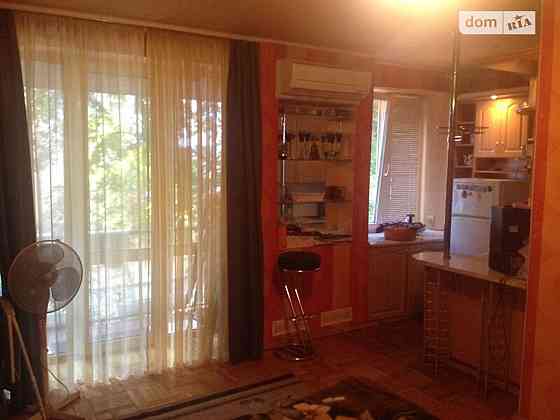 Оренда Квартира 1-кімнатна, 3/5 поверх на ул. Жилянская Киев