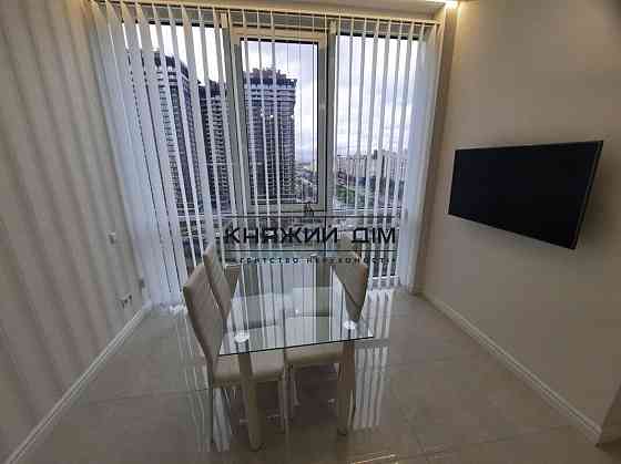 Продаж Квартира 3-кімнатна, 11/26 поверх на Оболонский просп. Киев