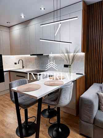 Оренда Квартира 3-кімнатна, 14/16 поверх на вул. Олександра Олеся Киев