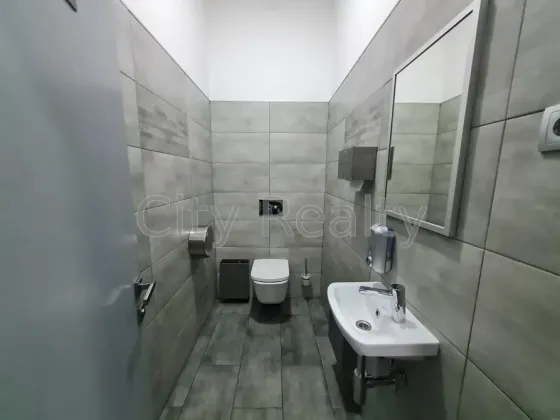 Здається Офісні приміщення площа 76.15 кв.м 2-й поверх Київ Шолуденко 3 Київ