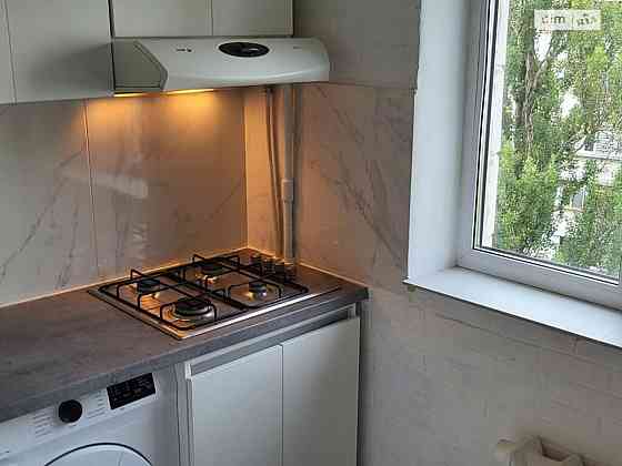 Оренда Квартира 1-кімнатна, 7/9 поверх на вул. Камянська, 120 Київ