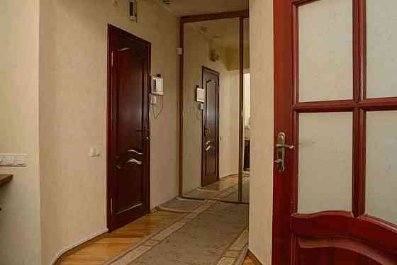 Оренда Квартира 3-кімнатна, 10/14 поверх на ул. Вишняковская Київ