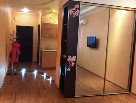 Трехкомнатная квартира спланированная на две квартиры на Среднефонтанской. Одесса