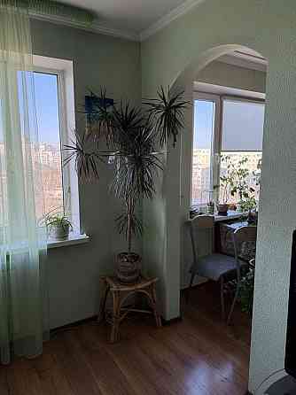 Продаж Квартира 3-кімнатна, 8/9 поверх на Прирічна вул., д. 27 Kiev