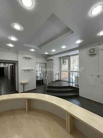 Оренда офісне приміщення на Хмельницького Богдана вул., 10 приміщень - 4 Kiev