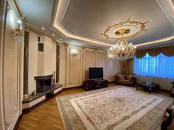 Продаж Квартира 4-кімнатна, 7/13 поверх на Лесі Українки вул., д. 23-А Київ