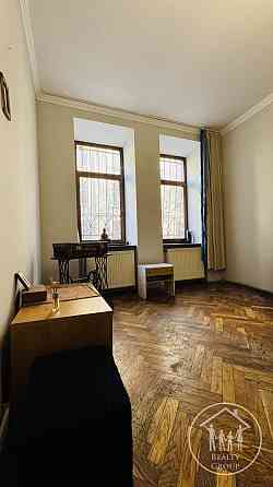 Продаж 3к Квартира 65 кв.м Леонтовича вул. Львів