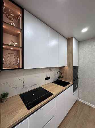 Продаж Квартира 1-кімнатна, 17/21 поверх на Олександра Олеся вул., д. 27-А Киев