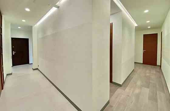 Продаж Квартира 3-кімнатна, 6/10 поверх на Отрадная ул., 13 Одеса