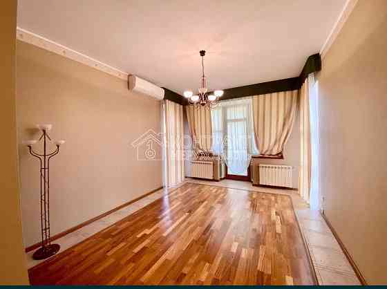 Продаж Будинок 5-кімнатний на вул. Білої Акації Kharkiv