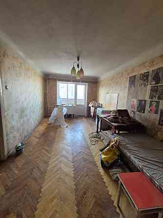 Продаж Квартира 2-кімнатна, 3/5 поверх на Харьковское шоссе вул., д. 12 Kiev