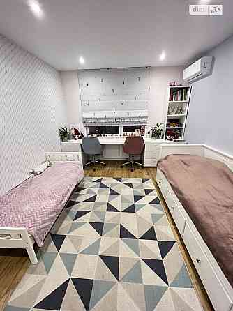 Продаж Квартира 3-кімнатна, 9/27 поверх на Вишняківська, 4 Київ