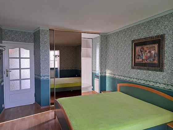 Оренда Квартира 3-кімнатна, 9/9 поверх на улица Печенежская, д.16 Киев