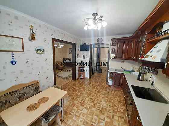 Продаж 3-кімнатна роздільна квартира на Позняках, метро Осокорки, Позняки. № 21141745 Kiev