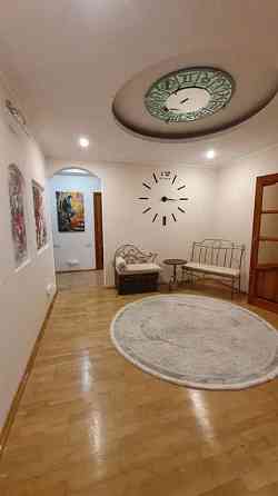 Оренда Квартира 3-кімнатна, 10/16 поверх на пр. Петра Григоренко Київ