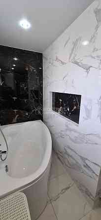 Продаж Квартира 3-кімнатна, 5/10 поверх на вул. Захисників України Песочин