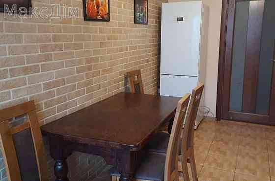 Оренда Гараж/паркомісце на вул. Академіка Корольова 6/9 поверх Ternopil'