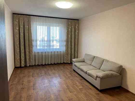 Оренда Квартира 2-кімнатна, 23/25 поверх на ул. Вырлицкая Kiev